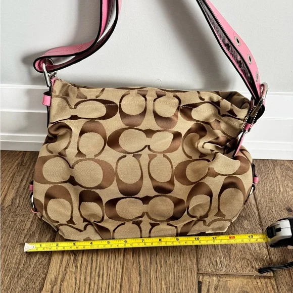 Coach Tan Signature Canvas Shoulder Bag with Pink Trim - Picture 3 of 13